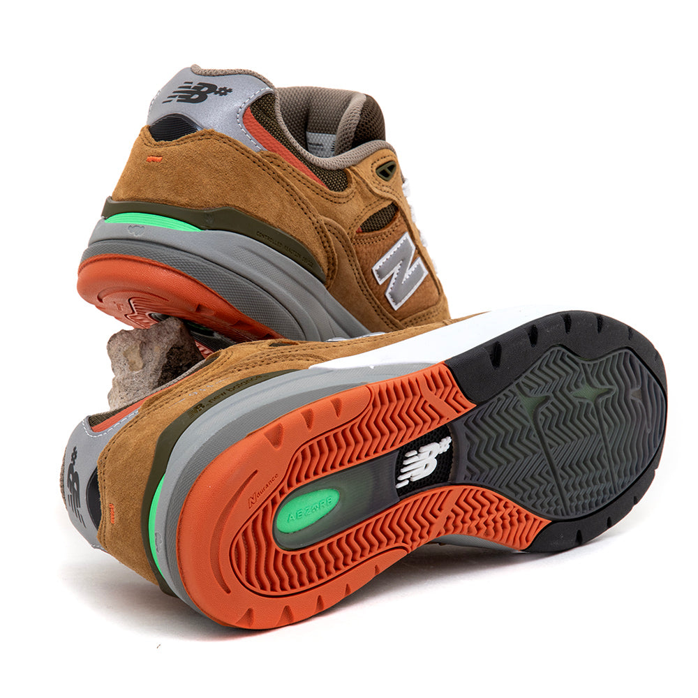 NM933 Andrew Reynolds (Brown / Grey)