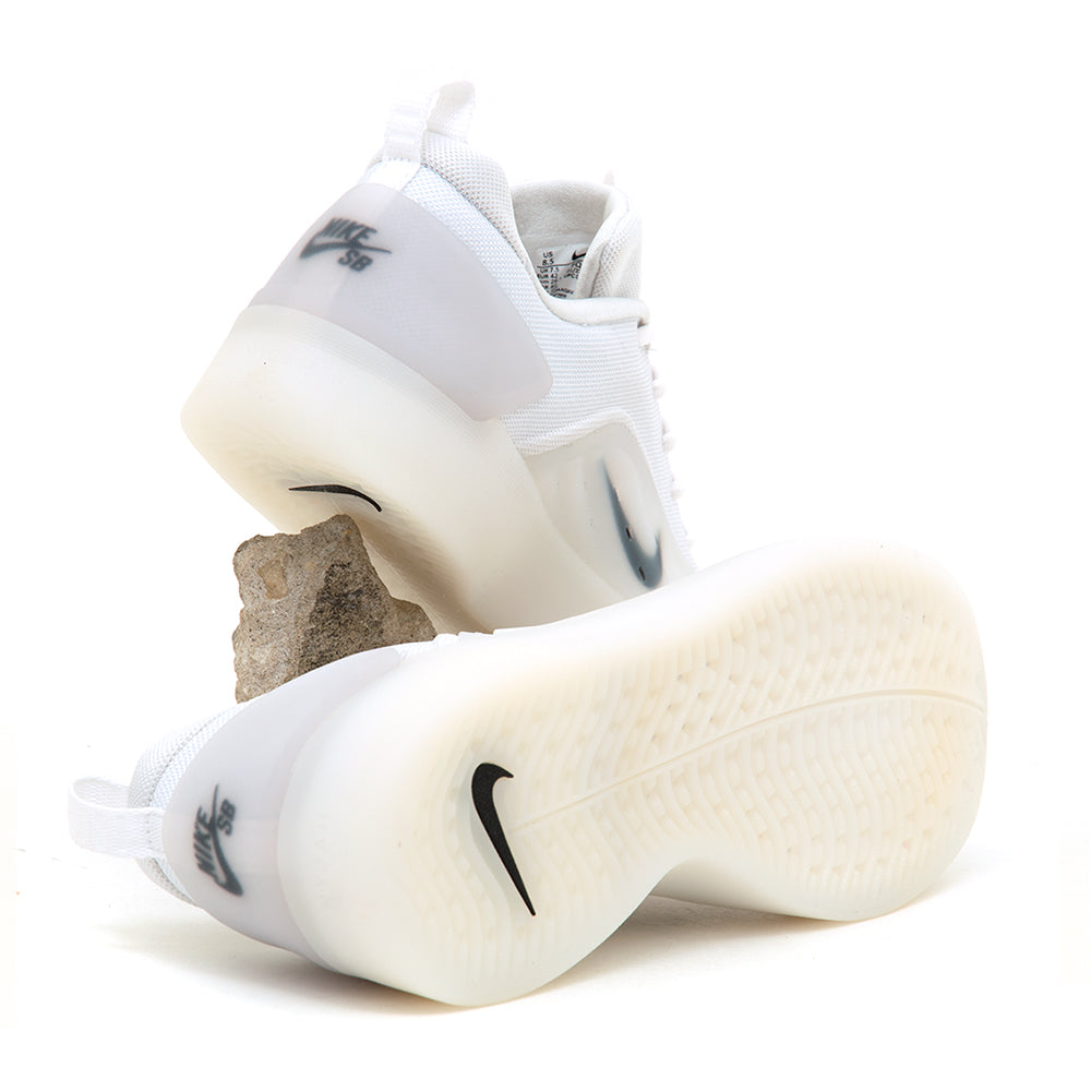 Zoom Nyjah 4 (White / Black - White - Black)