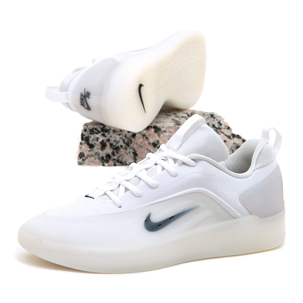 Zoom Nyjah 4 (White / Black - White - Black)