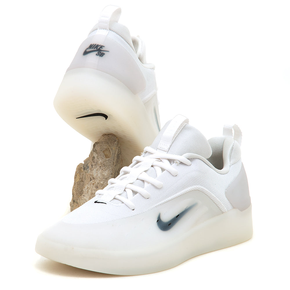 Zoom Nyjah 4 (White / Black - White - Black)
