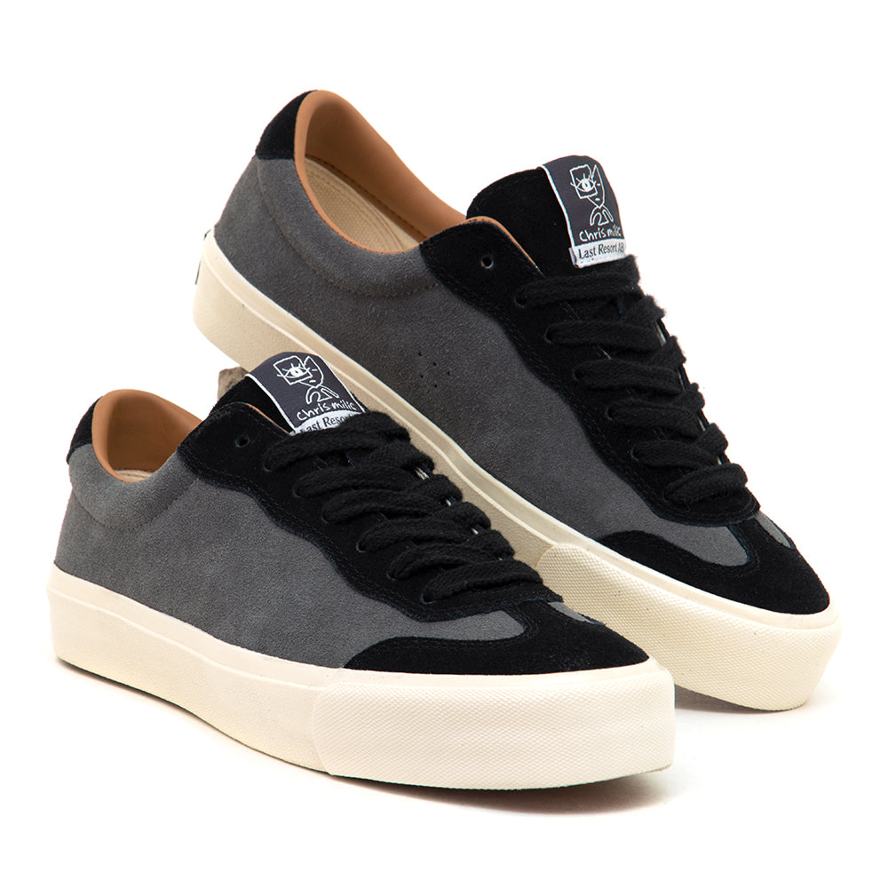 VM004 - Milic Suede (Black Graphite / White) (S)