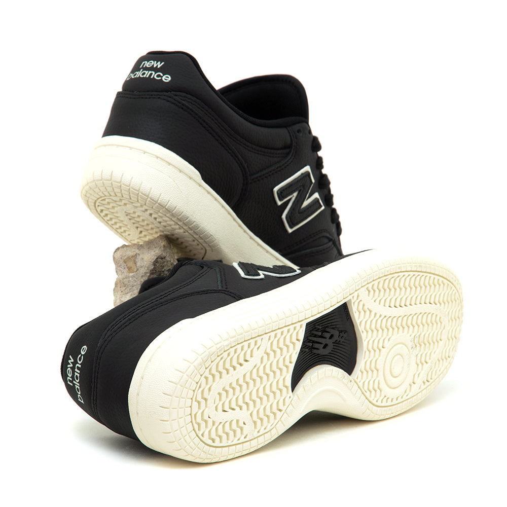 NM480 (Black / White)