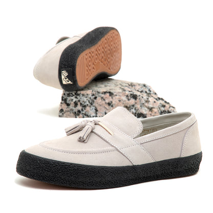 VM005 Loafer (White / Black)