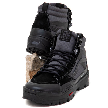 Sk8-Hi GORE-TEX Insulated (Black / Black) VBU
